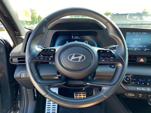 Used 2025 Hyundai Elantra Sport FWD image 13