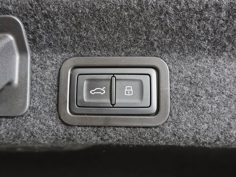 Used 2025 Audi A6 Premium Plus w/ Premium Plus Package image 17