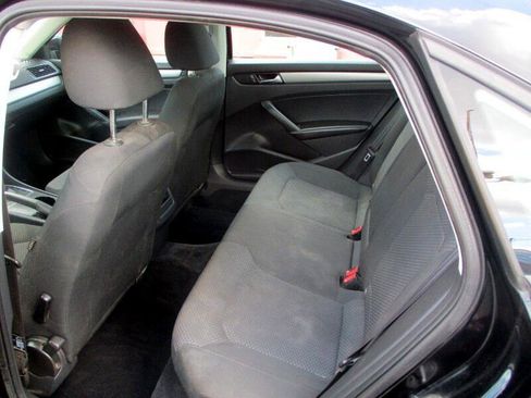 Used 2014 Volkswagen Passat 2.5 S image 9