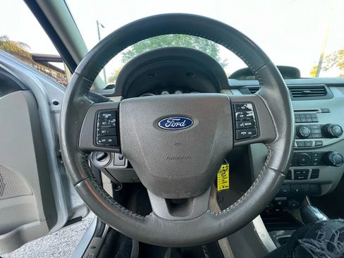 Used 2011 Ford Focus SE w/ 201A Rapid Spec Order Code image 9