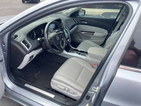 Used 2017 Acura TLX V6 w/ Technology Package FWD image 3