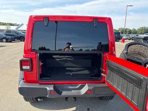 Used 2024 Jeep Wrangler Unlimited Sport AWD/4WD image 10