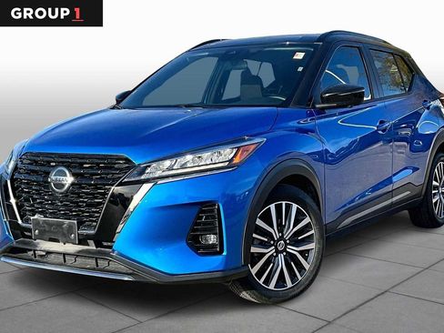 Used 2021 Nissan Kicks SR image 1