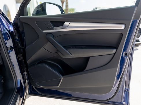 Used 2025 Audi Q5 2.0T Premium w/ Convenience Plus Package image 9