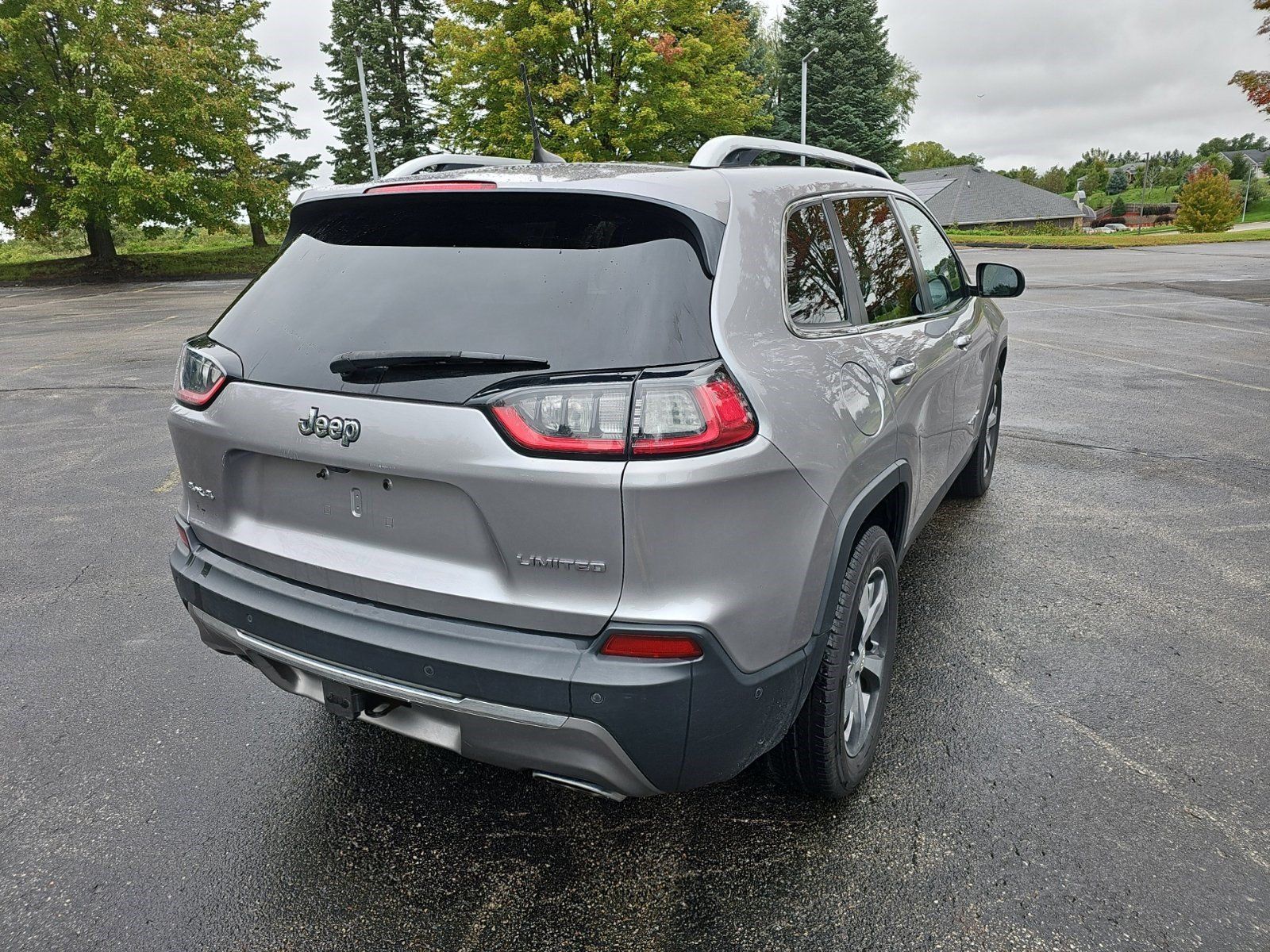 Used 2019 Jeep Cherokee Limited w/ Luxury Group AWD/4WD image 6
