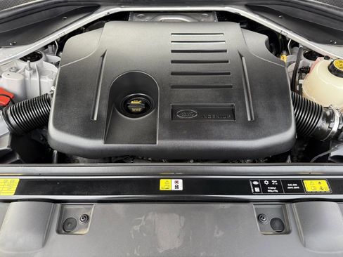 Used 2024 Land Rover Range Rover Sport Dynamic SE image 32