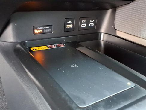 Used 2025 Toyota Camry SE w/ Multimedia Upgrade Package FWD image 23