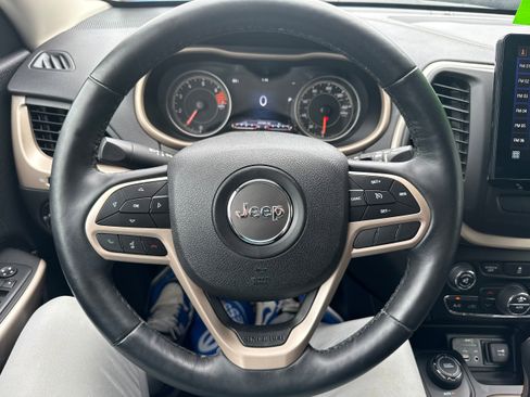 Certified 2018 Jeep Cherokee Limited w/ High Altitude Package image 14