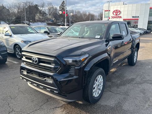 New 2026 Toyota Tacoma SR5 image 3