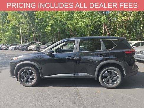 Used 2024 Nissan Rogue SV AWD/4WD image 4