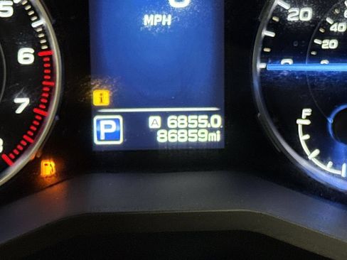 Used 2022 Subaru Ascent Limited AWD/4WD image 13