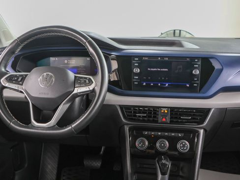 Used 2023 Volkswagen Taos SE w/ Panoramic Sunroof Package AWD/4WD image 17