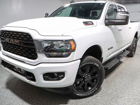 Used 2024 RAM 2500 Big Horn w/ Night Edition image 32
