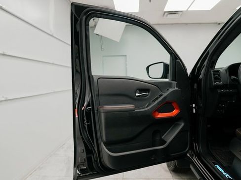 Used 2024 Nissan Frontier PRO-4X w/ Off-Road Protection Package image 19