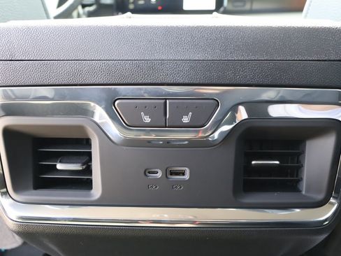New 2026 GMC Sierra 3500 Denali AWD/4WD image 32