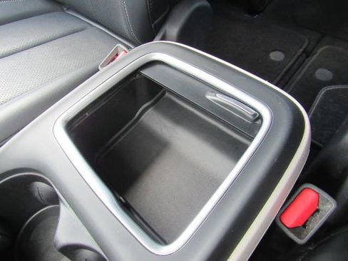 Used 2024 Chrysler Pacifica Touring-L image 55