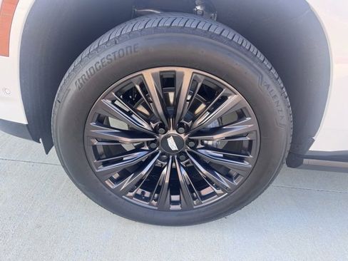 Used 2025 Cadillac Escalade ESV Sport w/ LPO, ONYX Package image 9