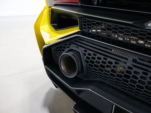 Used 2022 Lamborghini Huracan STO image 75