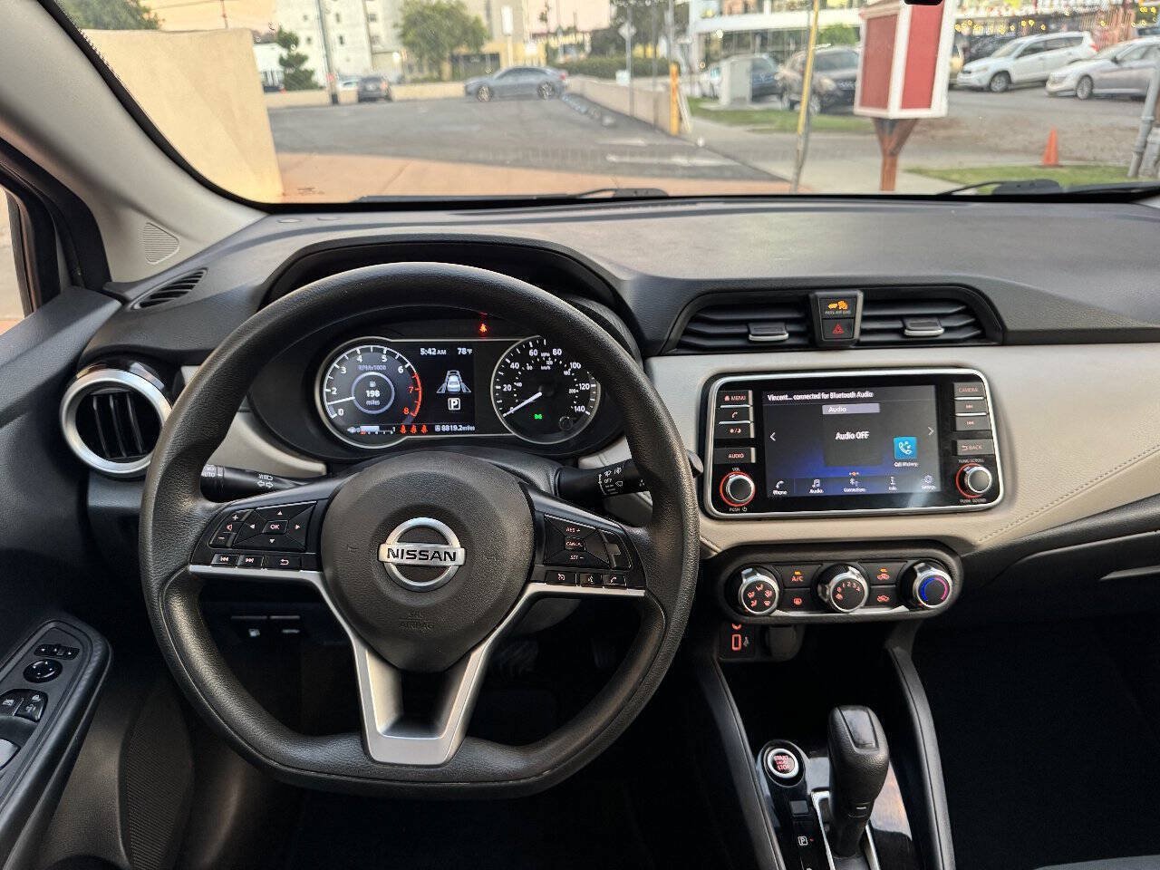 Used 2022 Nissan Versa SV FWD image 18