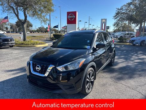 Used 2020 Nissan Kicks SV image 3