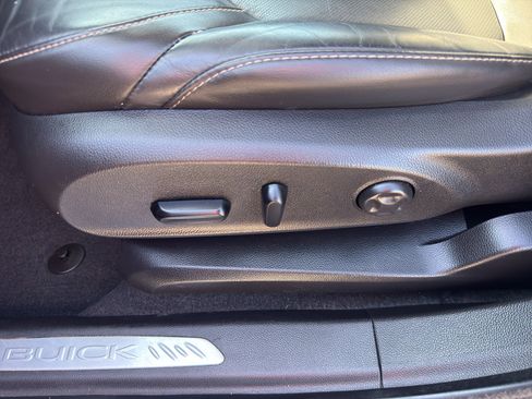 Used 2018 Buick Envision Essence w/ LPO, Cargo Package FWD image 14