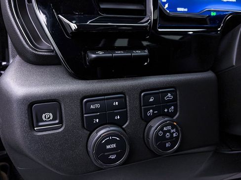 Used 2024 Chevrolet Silverado 1500 ZR2 w/ Technology Package image 7