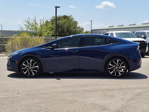 Used 2025 Toyota Prius Plug-In Hybrid FWD image 2