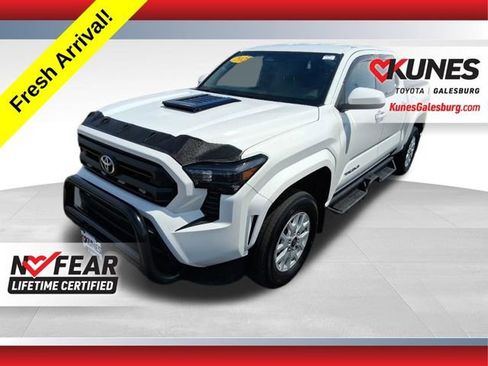Used 2025 Toyota Tacoma SR5 AWD/4WD image 1