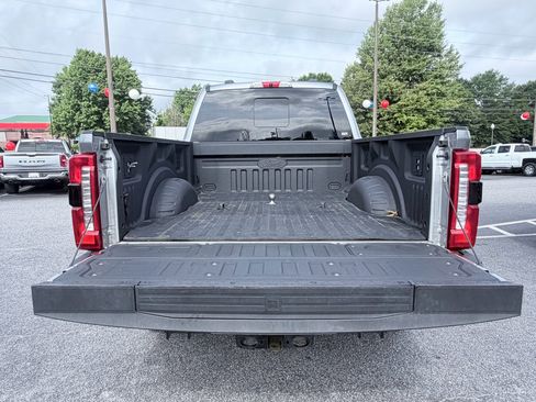 Used 2024 Ford F250 Lariat w/ Black Appearance Package AWD/4WD image 9