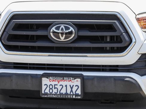 Certified 2020 Toyota Tacoma SR5 RWD image 11