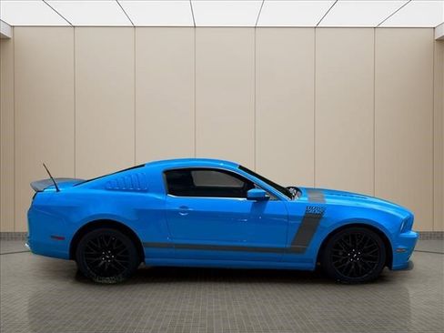 Used 2013 Ford Mustang Boss 302 w/ Boss 302 Accessory Pkg RWD image 12