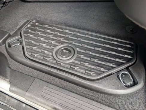 Used 2025 RAM 1500 Laramie AWD/4WD image 30