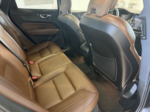 Used 2023 Volvo XC60 B5 Plus AWD/4WD image 26