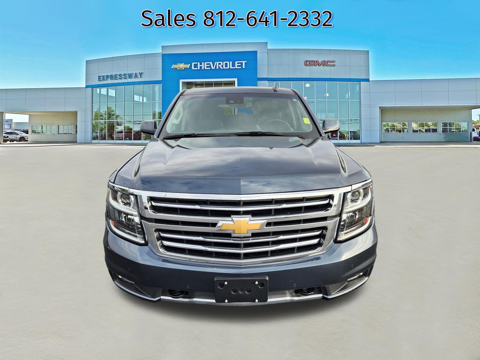 Used 2019 Chevrolet Tahoe LT w/ Luxury Package AWD/4WD image 2