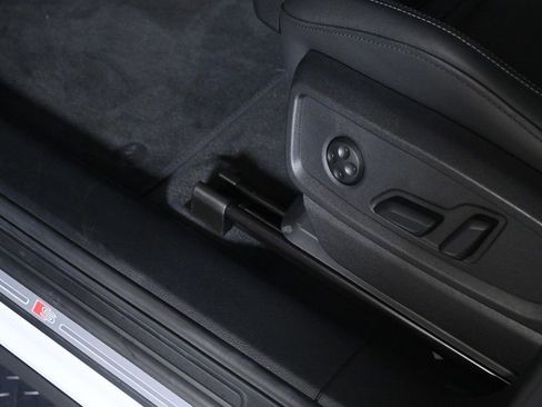 Used 2025 Audi Q5 2.0T Premium Plus w/ Premium Plus Package image 21