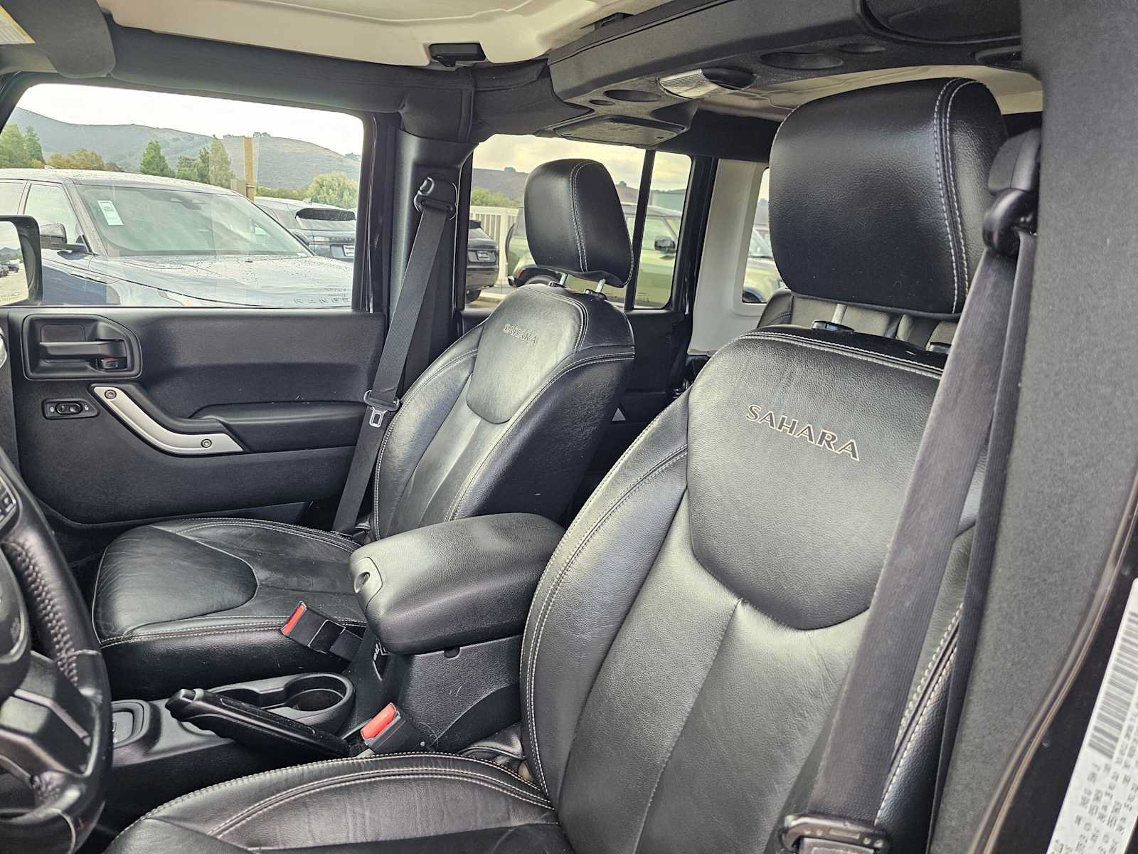Used 2016 Jeep Wrangler Unlimited Sahara w/ Connectivity Group AWD/4WD image 21