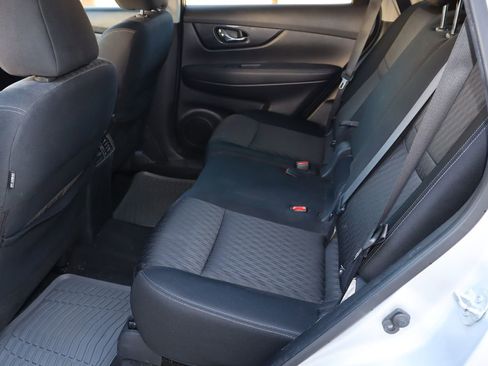 Used 2017 Nissan Rogue S FWD image 5