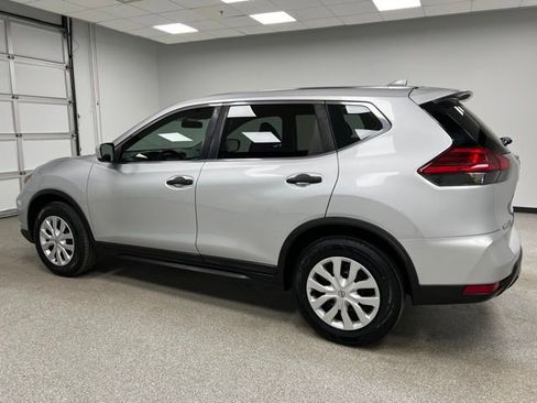 Used 2017 Nissan Rogue S image 7