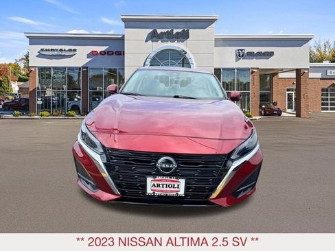 Used 2023 Nissan Altima 2.5 SV AWD/4WD image 3