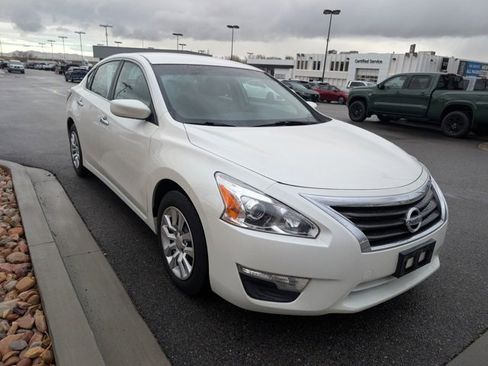 Used 2014 Nissan Altima 2.5 S image 3