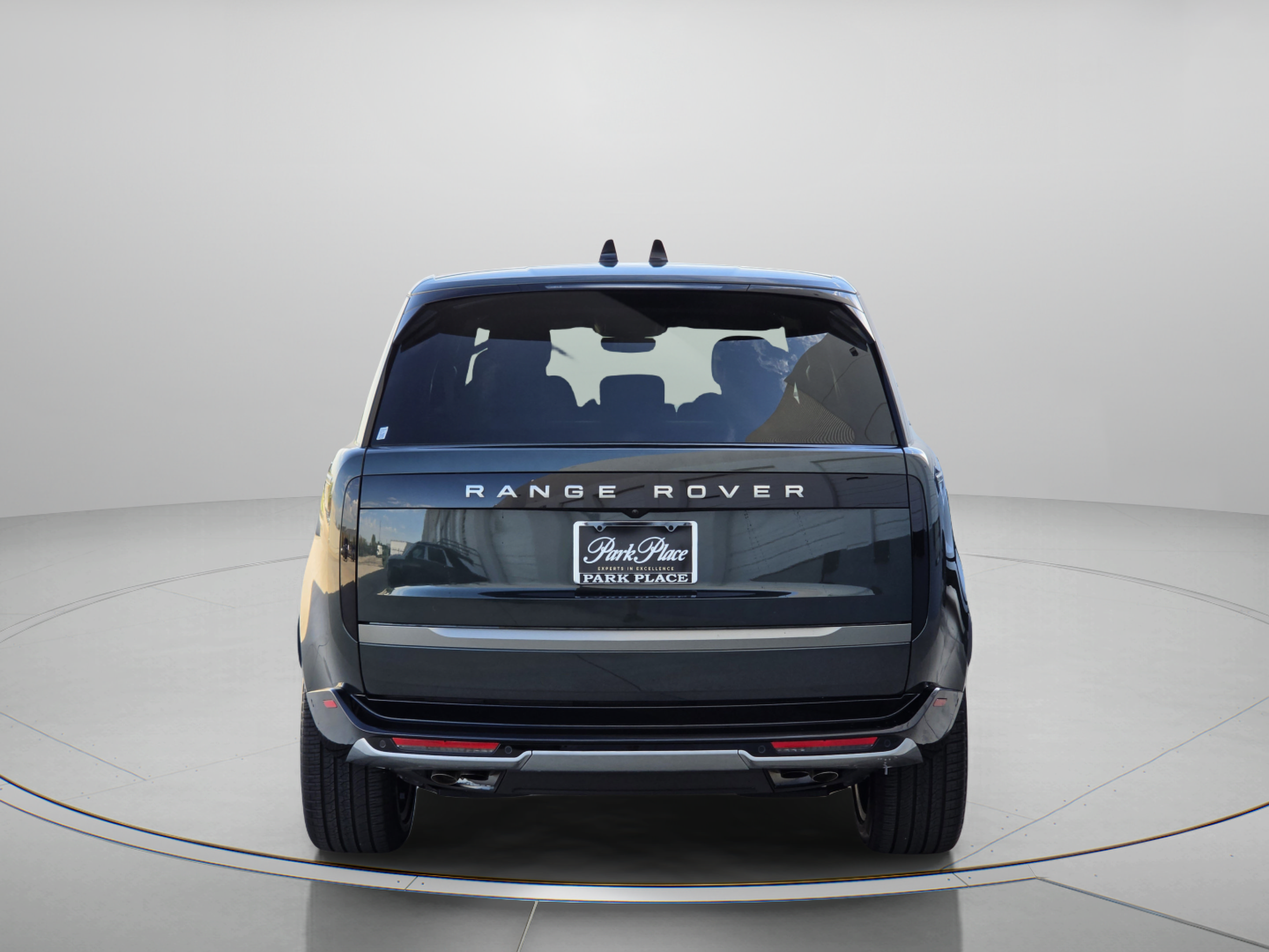 New 2026 Land Rover Range Rover Long Wheelbase SE AWD/4WD image 4