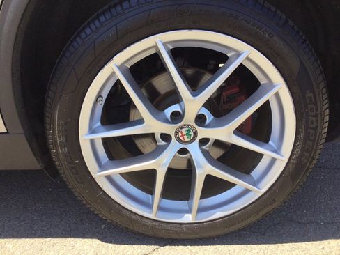 Used 2019 Alfa Romeo Stelvio Ti Sport w/ Quick Order Package 22S Sport AWD/4WD image 43