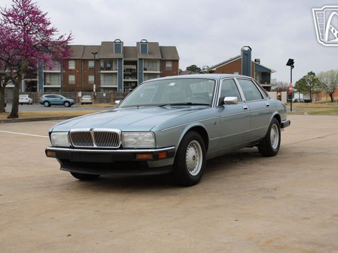 Used 1990 Jaguar XJ Vanden Plas RWD image 22