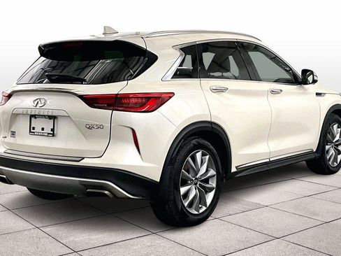 Used 2021 INFINITI QX50 Essential w/ Accent Package image 11