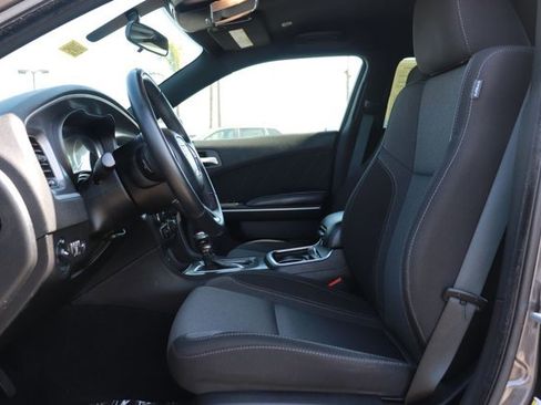 Used 2019 Dodge Charger SXT image 11