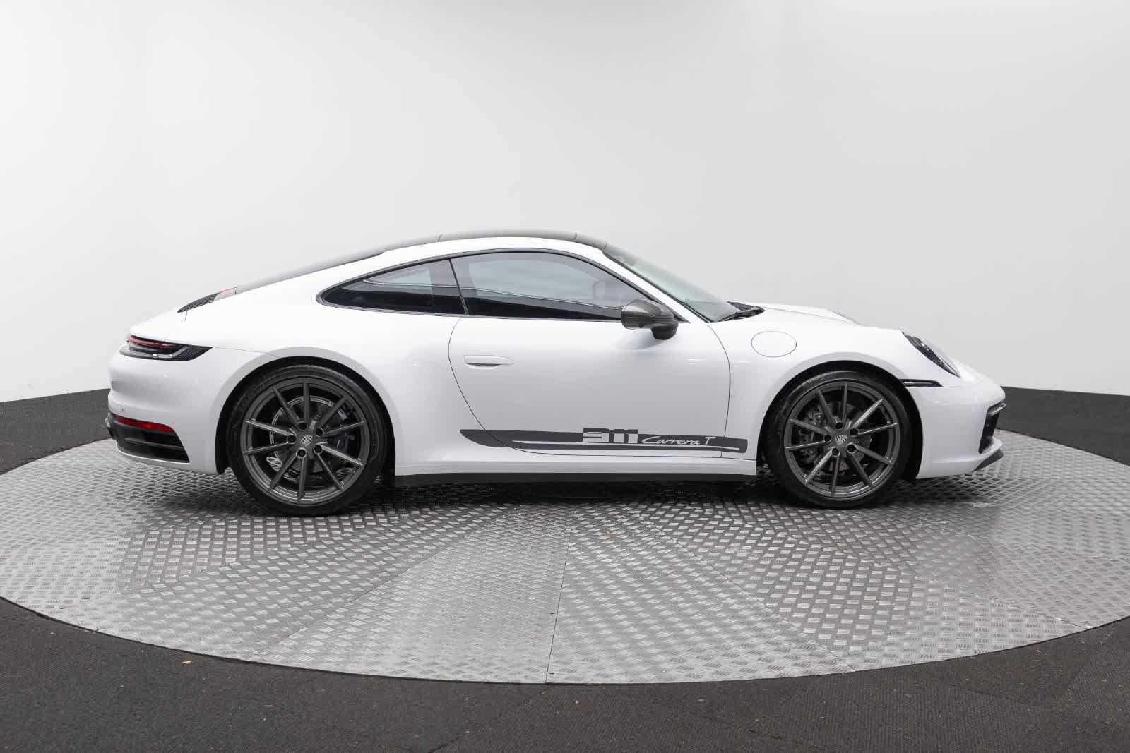 Used 2024 Porsche 911 Carrera T RWD image 53