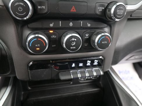 Used 2022 RAM 1500 Big Horn AWD/4WD image 38