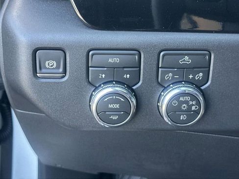 New 2026 GMC Sierra 1500 Elevation image 18