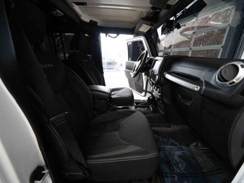 Used 2016 Jeep Wrangler Unlimited Sahara w/ Trailer Tow Group image 26