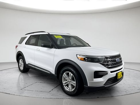 Used 2020 Ford Explorer XLT w/ Class III Trailer Tow Package AWD/4WD image 1